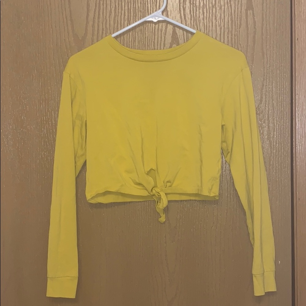 Long sleeve cropped tee